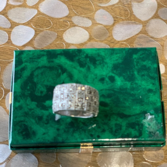 Silver ring - Picture 2 of 4